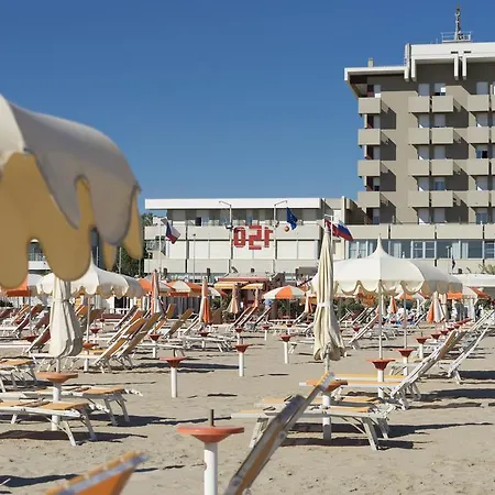 Διαμέρισμα Ascot Fronte Mare & *