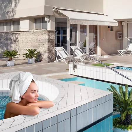 Appartement Ascot Fronte Mare & *